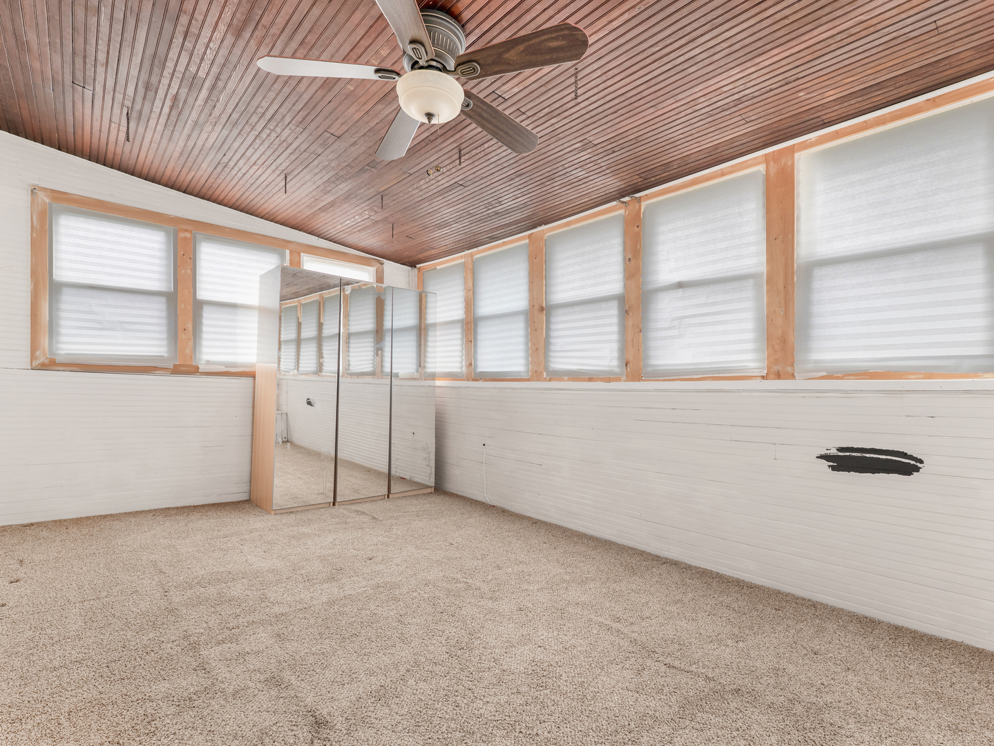 3439 West 66th Place Chicago, IL 60629 - Photo 18 of 31 a view of an empty room with a window