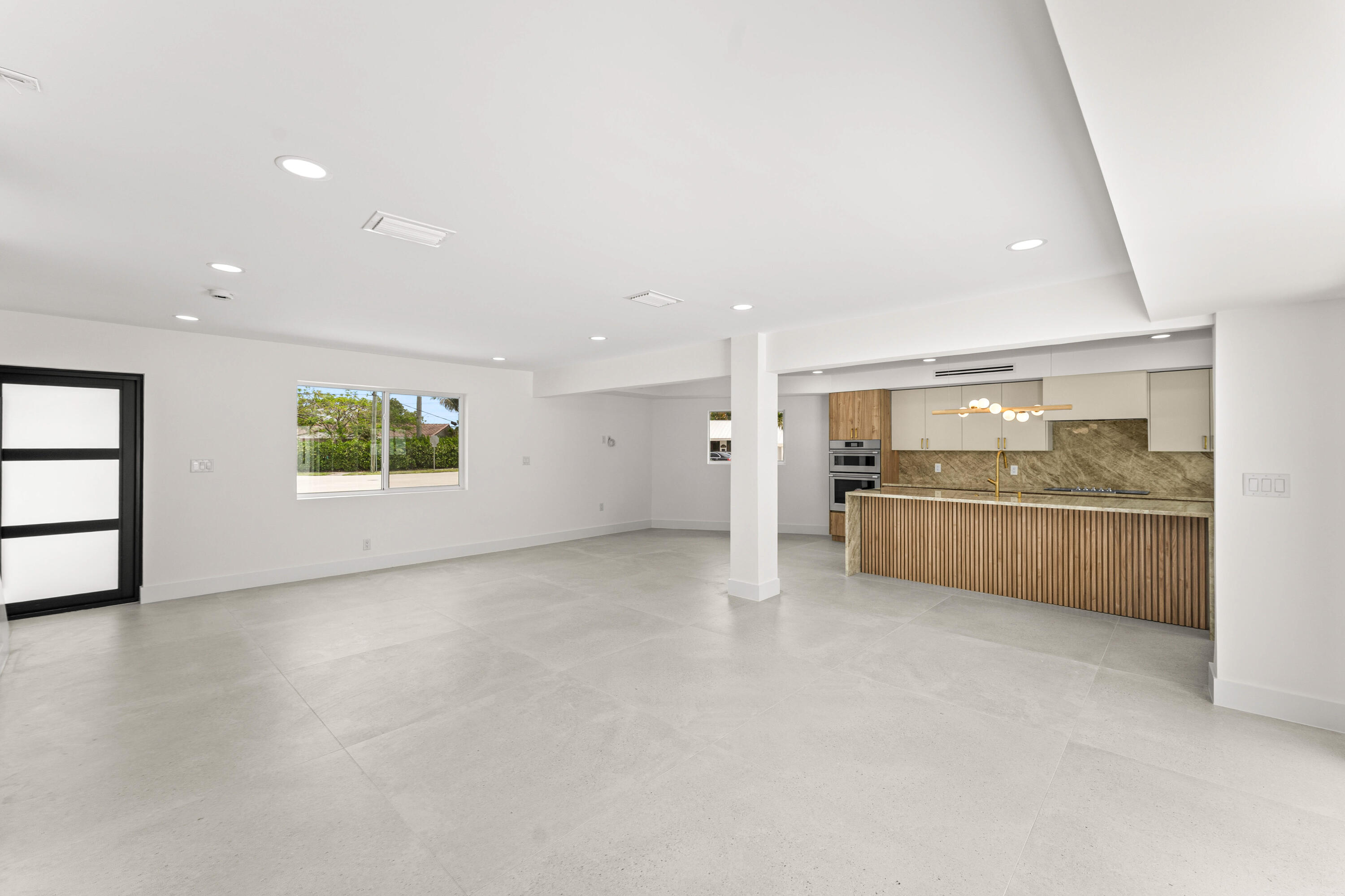 900 Southwest 13th Street Boca Raton, FL 33486 - Photo 5 of 51 005-900Southwest13thStreet-BocaRaton-FL-