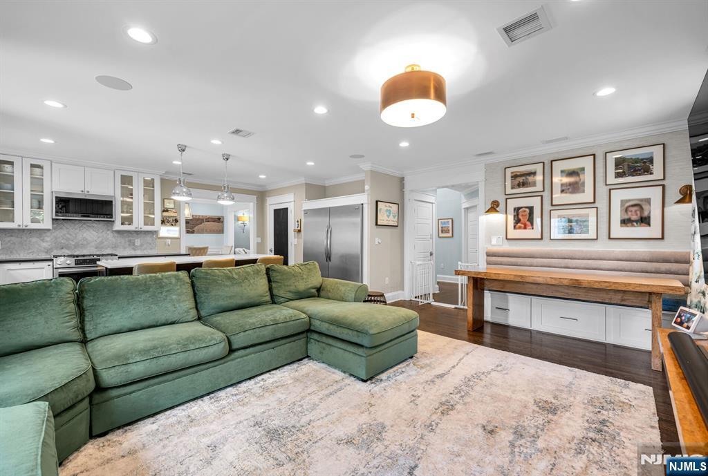 159 Hampton Place Ridgewood, NJ 07450 - Photo 19 of 50