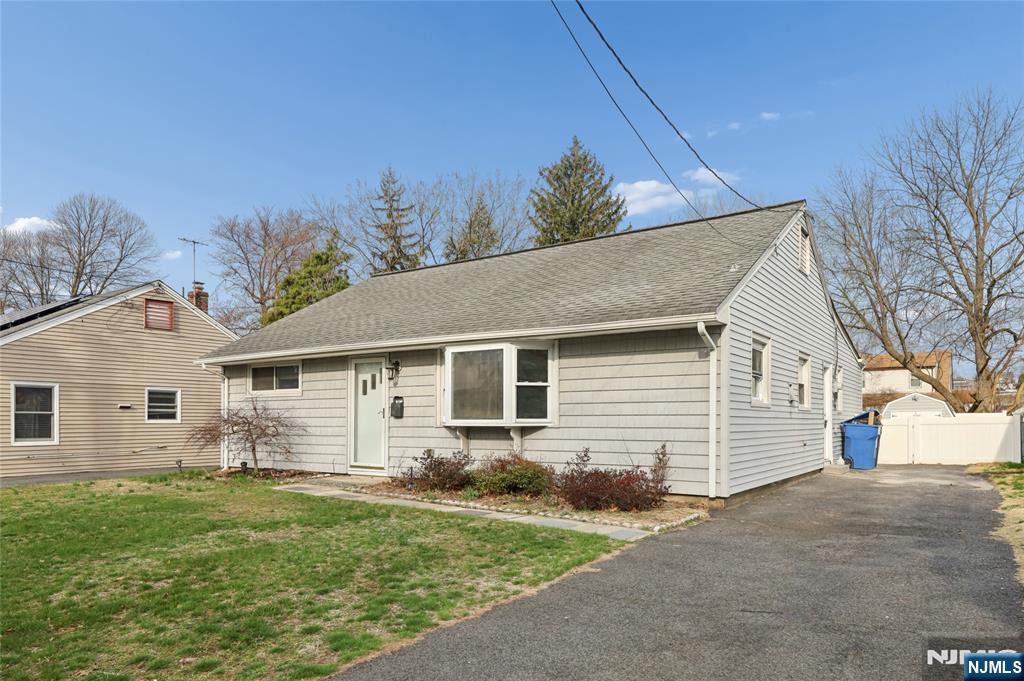 478 Riverside Terrace Rutherford, NJ 07070 - Photo 3 of 38