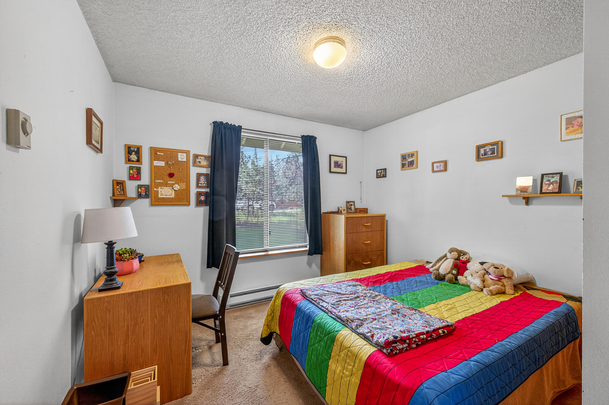 60866 Brosterhous Road Bend, OR 97702 - Photo 21 of 41 One of two guest bedrooms