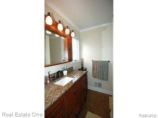 22601 Deerfield Road Novi, MI 48375 - Photo 10 of 23 Master Bath