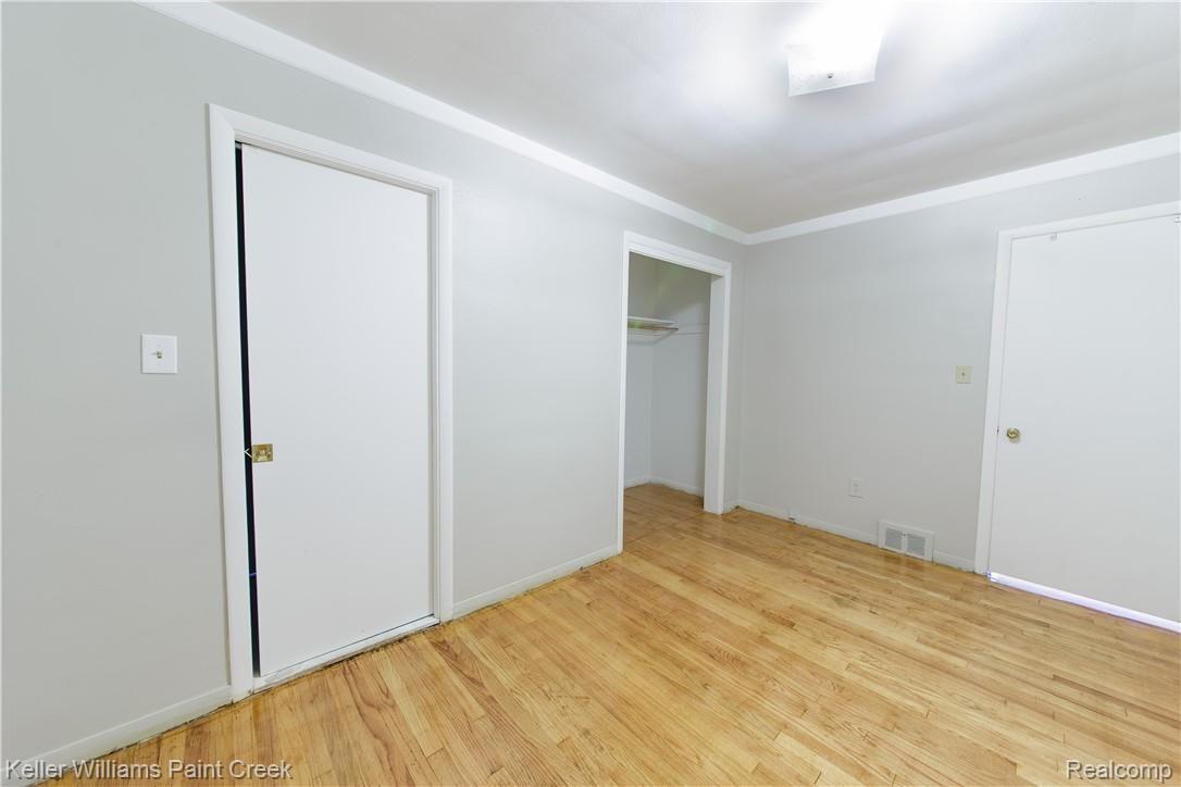 24844 Ridgecroft Avenue Eastpointe, MI 48021 - Photo 20 of 37 Ridgecroft_24844_MasterBedroom_03.jpg