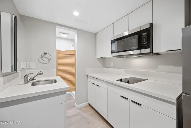 $599 | 3025 North 32nd Street, Unit 9, Phoenix, AZ 85018