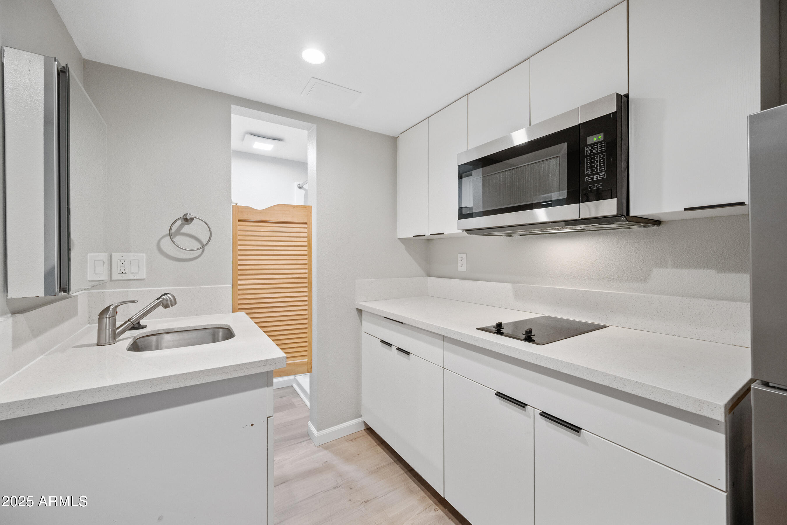 3025 North 32nd Street, Unit 9 Phoenix, AZ 85018 - Photo 6 of 27 6-3025N32S9-ocupix