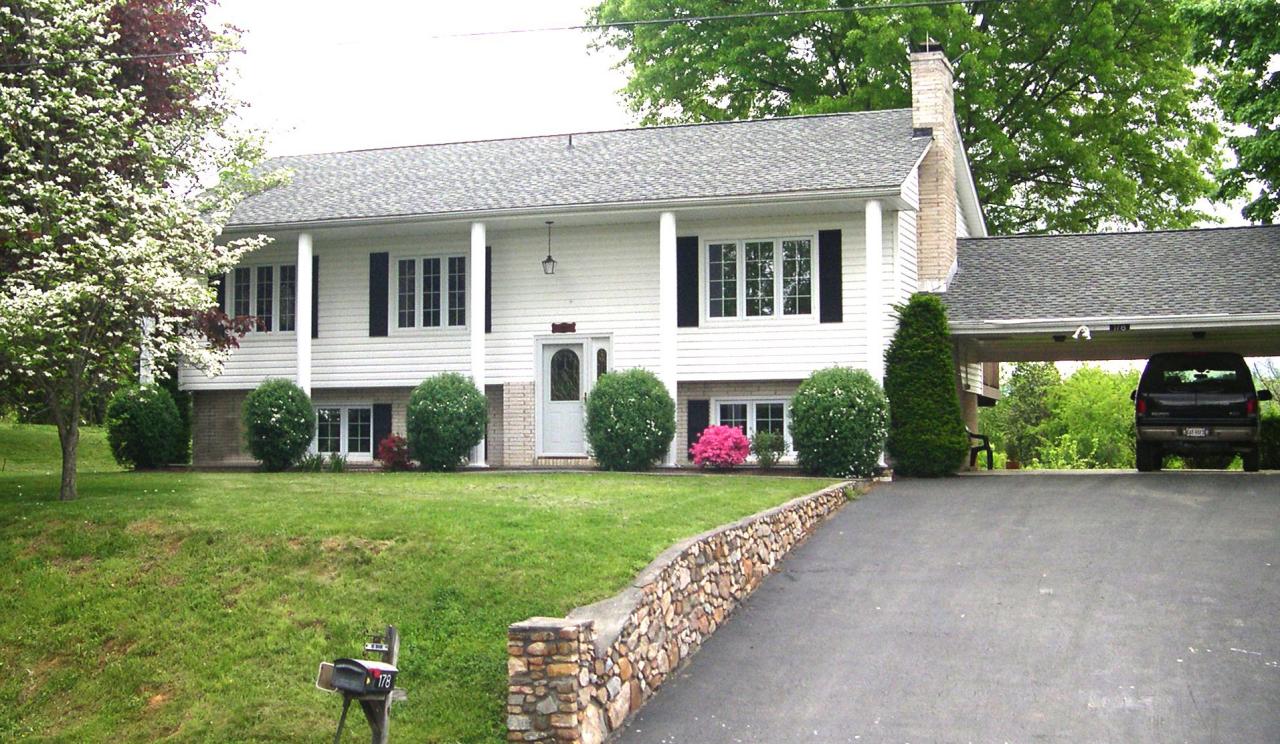 178 Mountain View Road Troutville, VA 24175 - Photo 1 of 22 Front