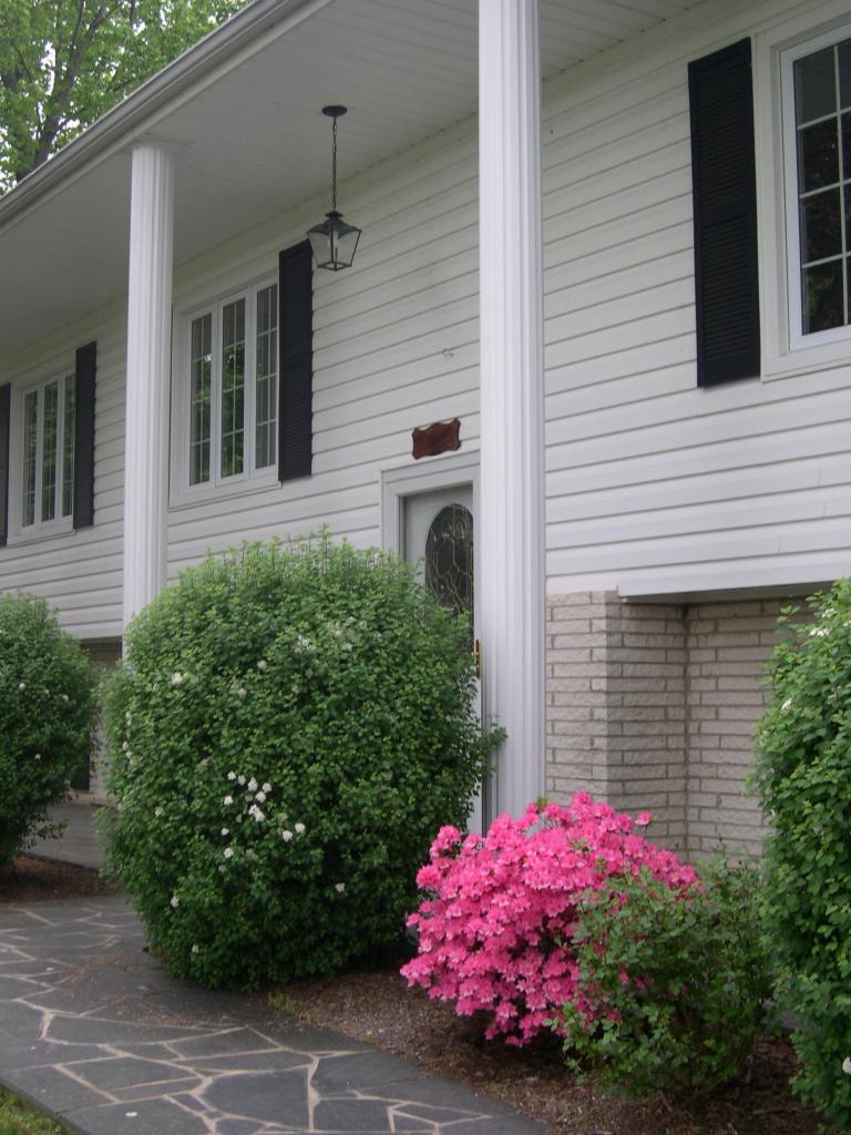 178 Mountain View Road Troutville, VA 24175 - Photo 18 of 22 Front Porch