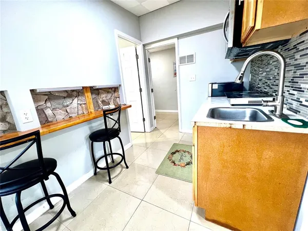 $1,000 | 947 Pinedale Avenue, Orlando, FL 32808
