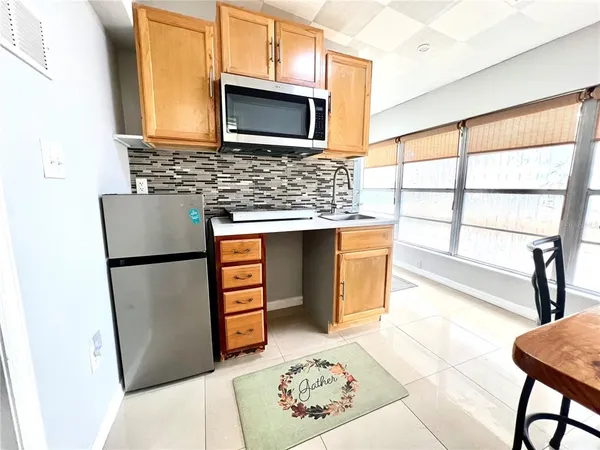 $1,000 | 947 Pinedale Avenue, Orlando, FL 32808