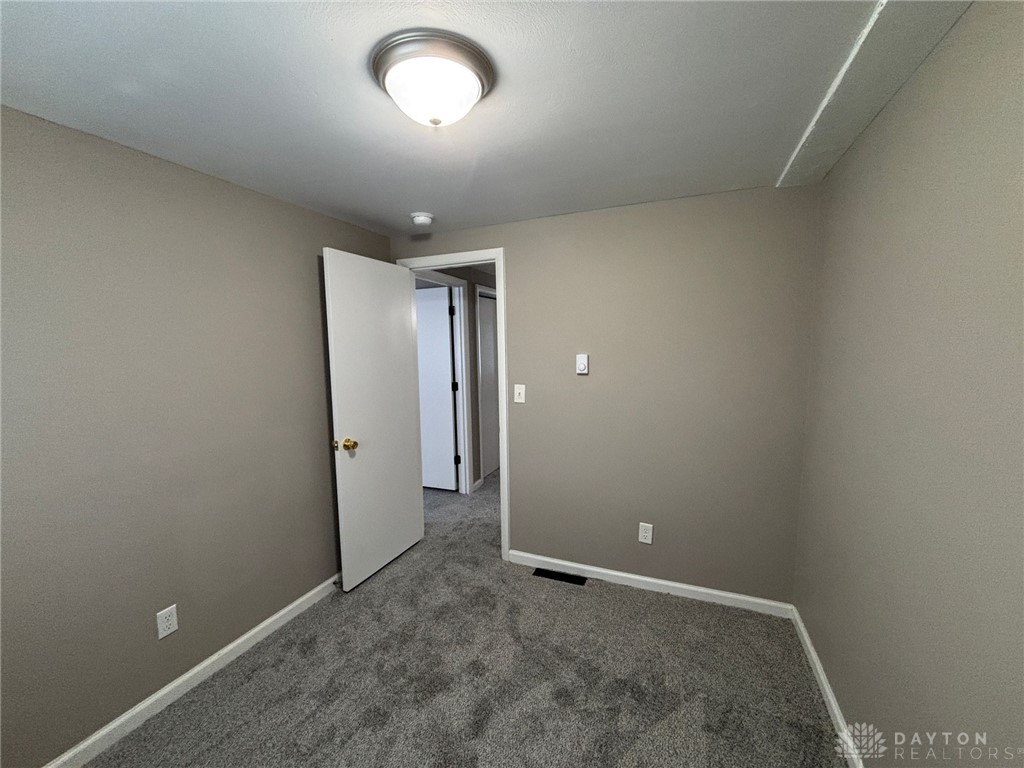 6435 Highbury Road Huber Heights, OH 45424 - Photo 33 of 37