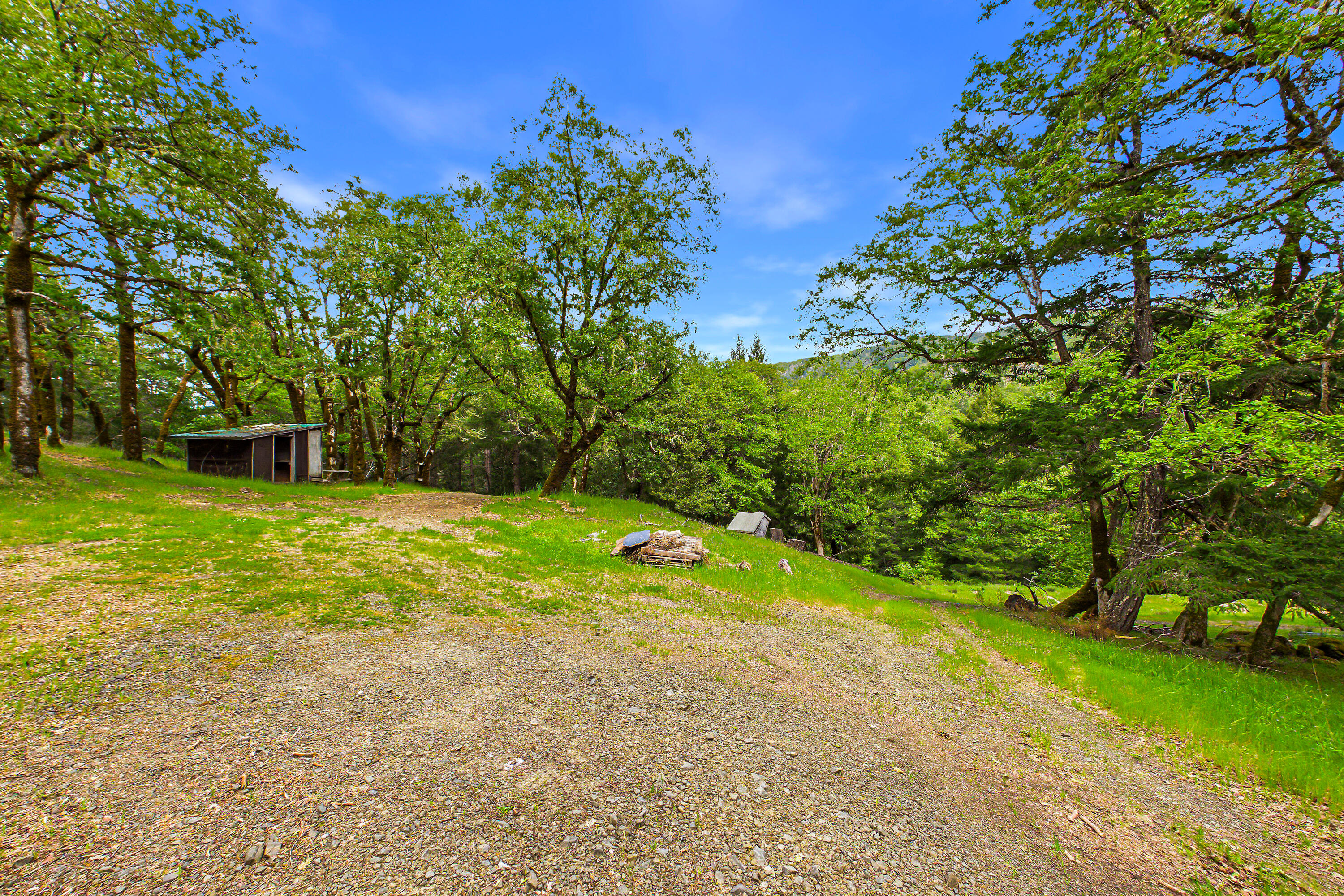 539 Wade Road Garberville, CA 95542 - Photo 11 of 23