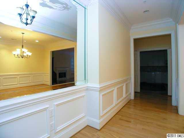 952 Queens Road, Unit 952 Charlotte, NC 28207 - Photo 2 of 16 Gallery Image 2