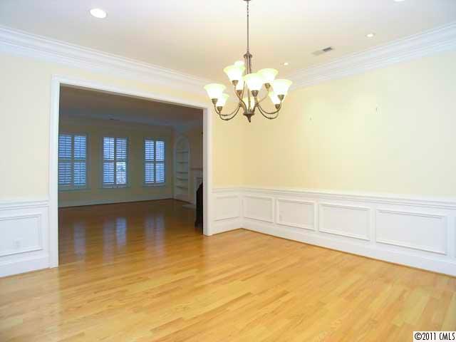 952 Queens Road, Unit 952 Charlotte, NC 28207 - Photo 3 of 16 Gallery Image 3