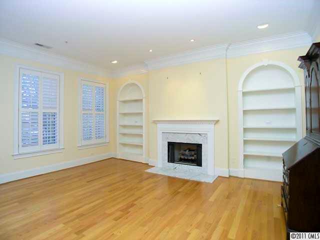 952 Queens Road, Unit 952 Charlotte, NC 28207 - Photo 4 of 16 Gallery Image 4