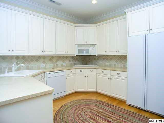 952 Queens Road, Unit 952 Charlotte, NC 28207 - Photo 6 of 16 Gallery Image 6
