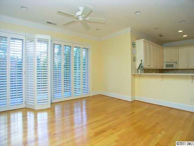 952 Queens Road, Unit 952 Charlotte, NC 28207 - Photo 8 of 16 Gallery Image 8