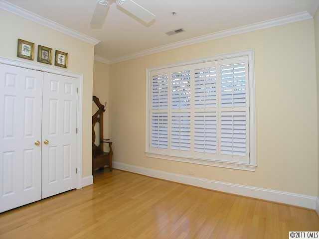 952 Queens Road, Unit 952 Charlotte, NC 28207 - Photo 10 of 16 Gallery Image 10