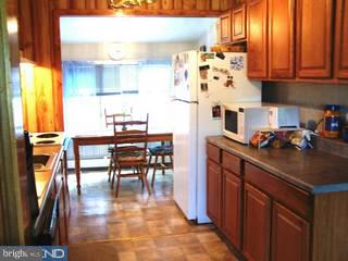 47 Iroquois Road Levittown, PA 19057 - Photo 4 of 6 Gallery Image 4
