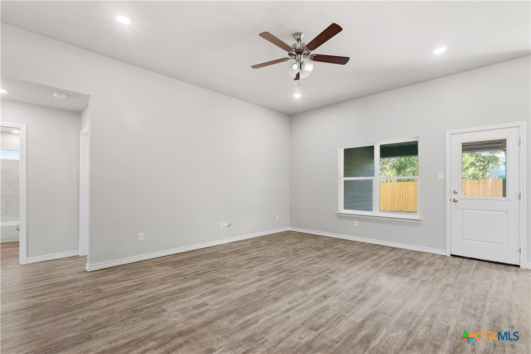 216 West Ruby Road Harker Heights, TX 76548 - Photo 5 of 33 Living Room