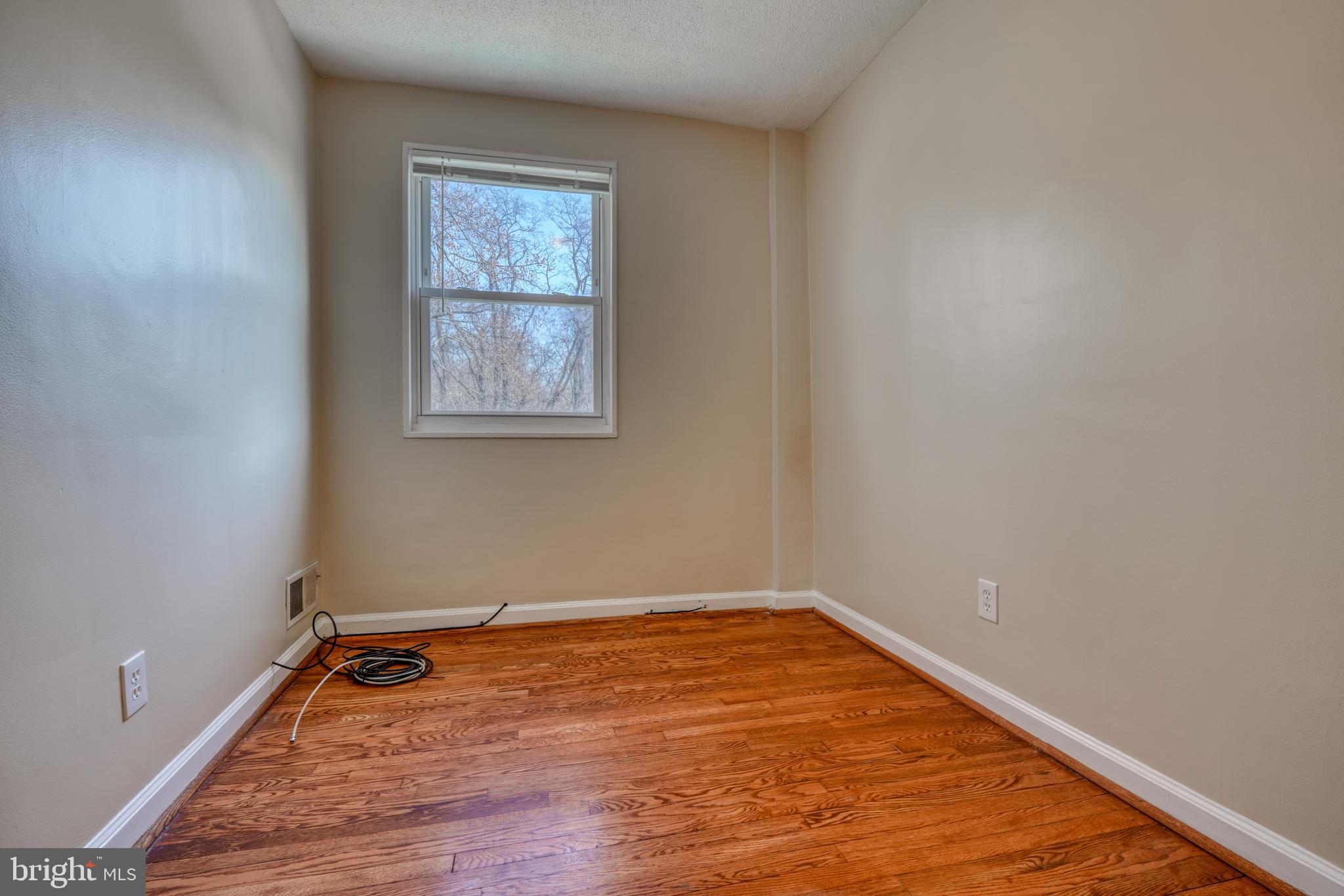 1045 Cooks Lane Baltimore, MD 21229 - Photo 16 of 30