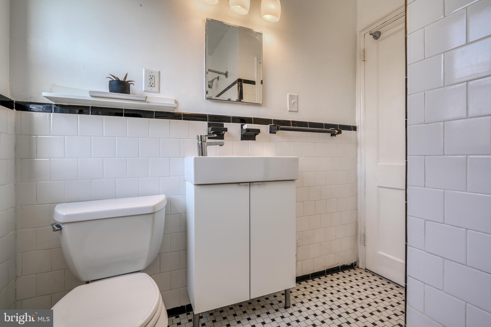 1045 Cooks Lane Baltimore, MD 21229 - Photo 19 of 30