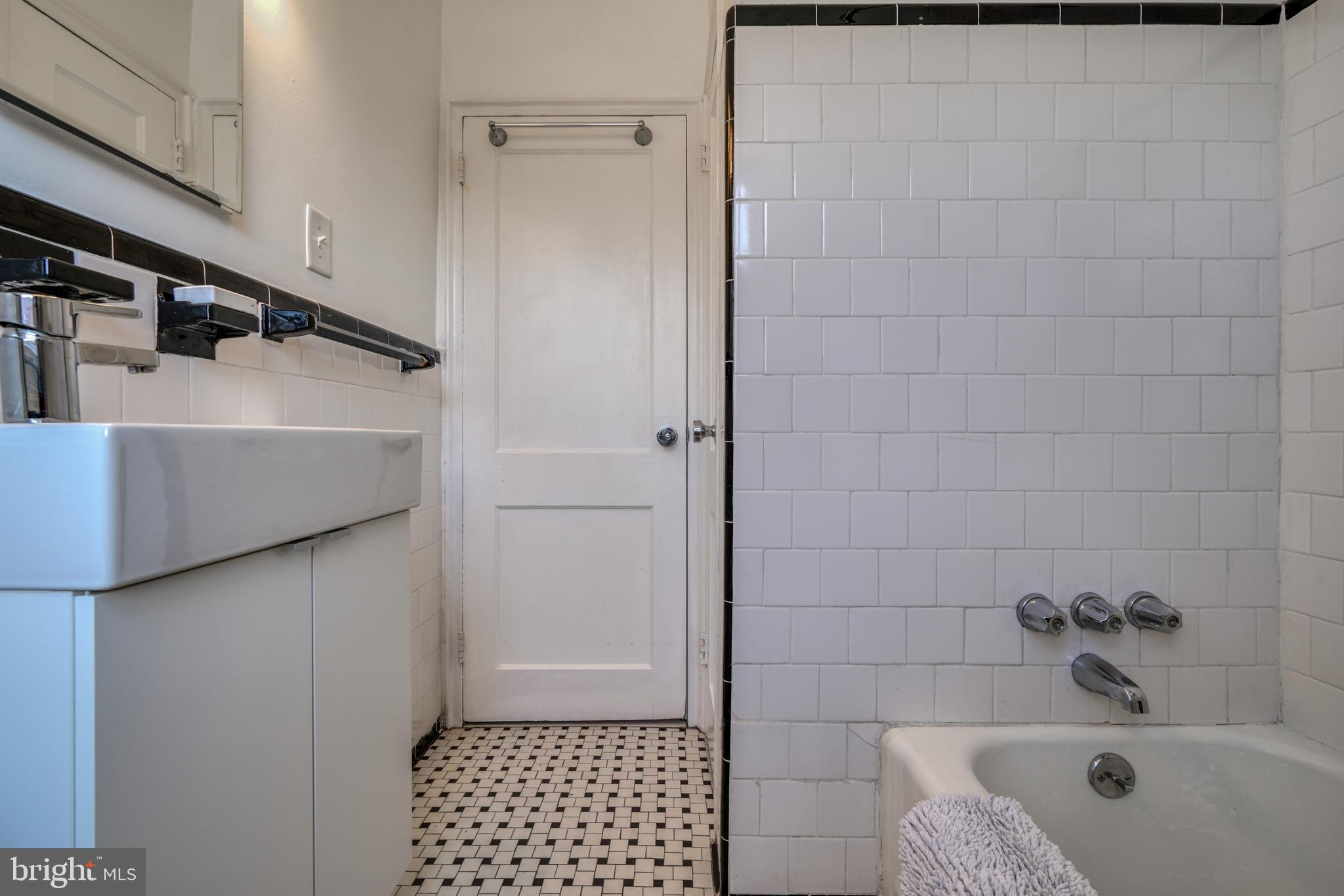 1045 Cooks Lane Baltimore, MD 21229 - Photo 20 of 30