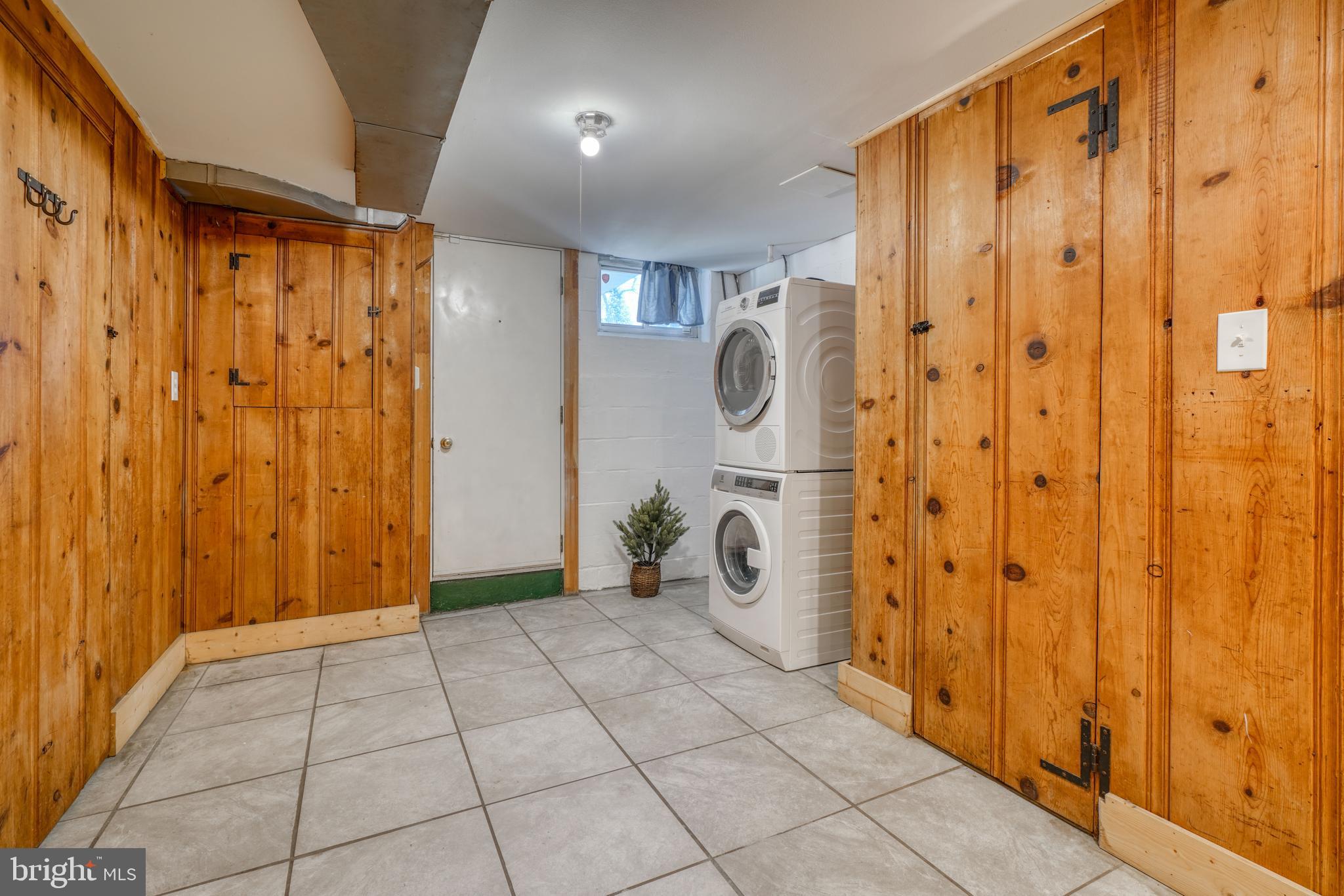 1045 Cooks Lane Baltimore, MD 21229 - Photo 23 of 30