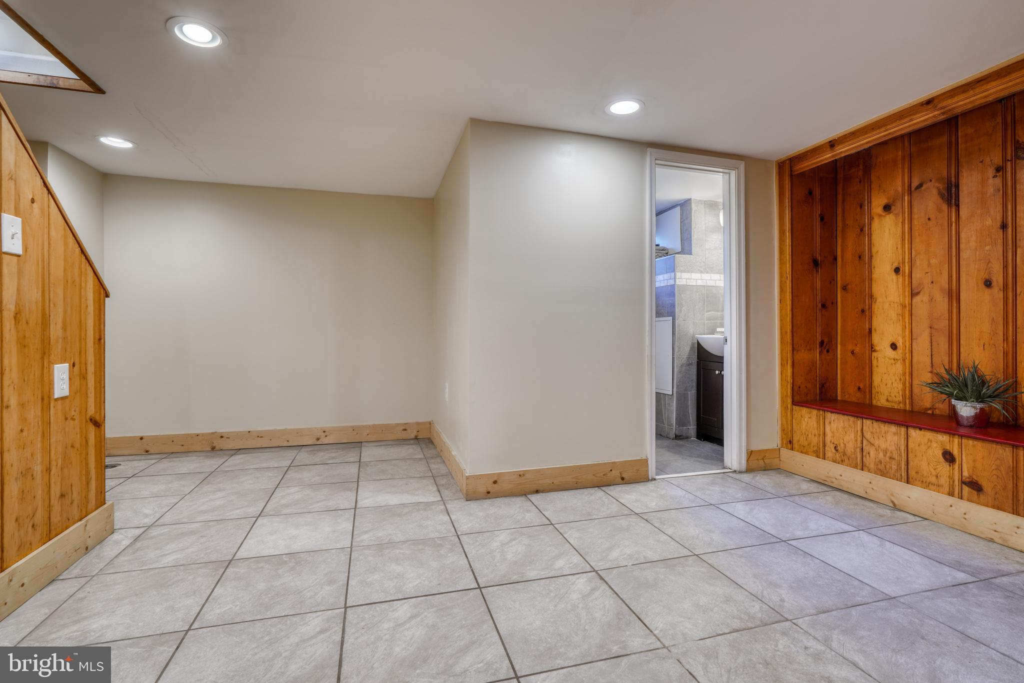 1045 Cooks Lane Baltimore, MD 21229 - Photo 25 of 30