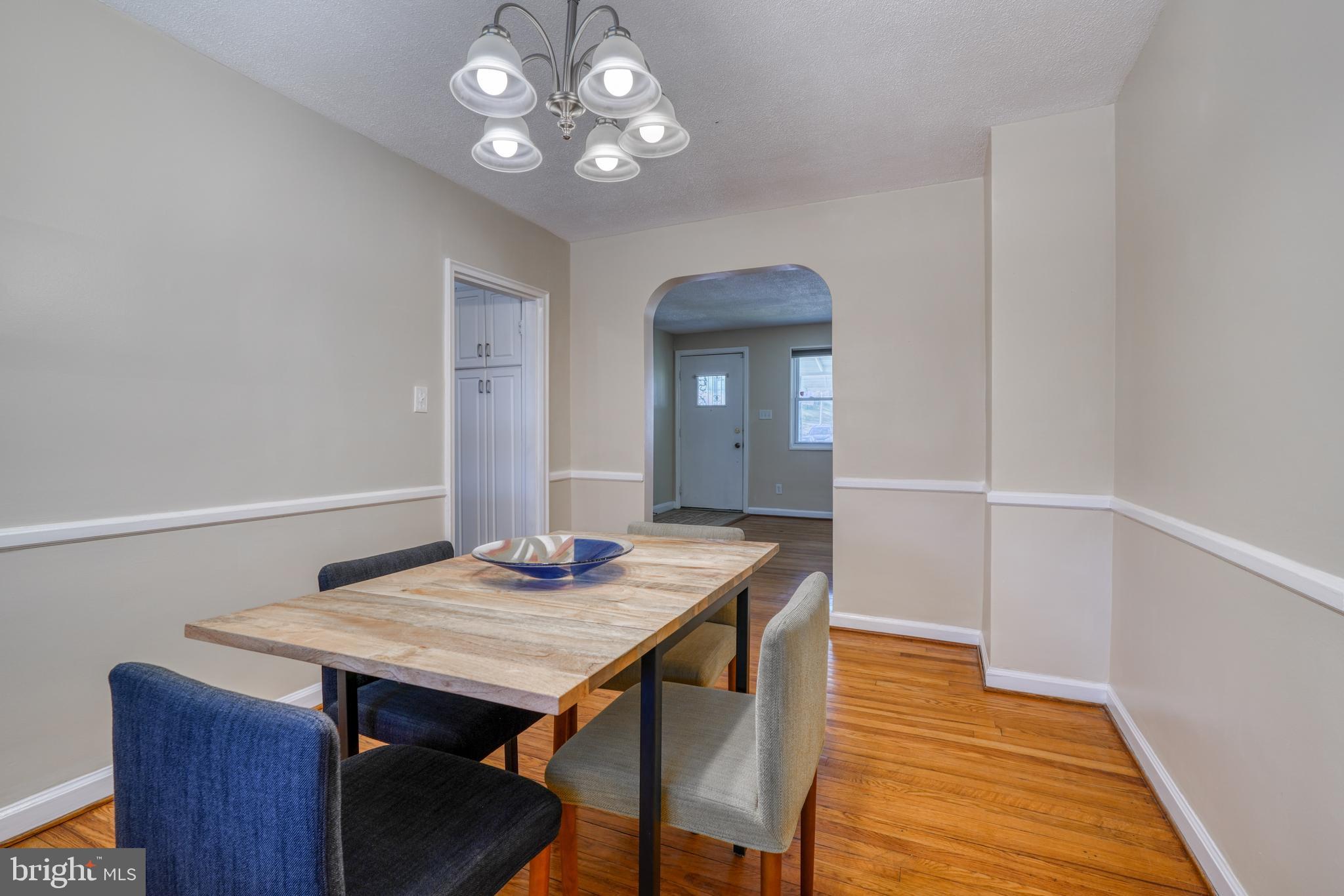 1045 Cooks Lane Baltimore, MD 21229 - Photo 6 of 30