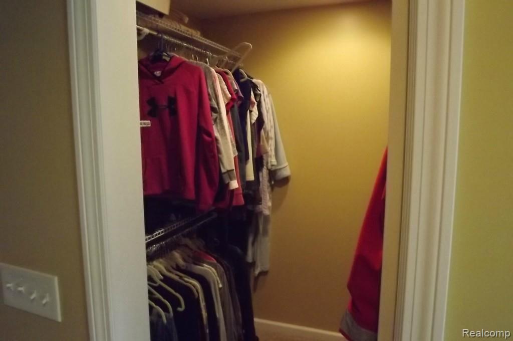 8994 Lake Road Grosse Ile, MI 48138 - Photo 13 of 31 Gallery Image 13