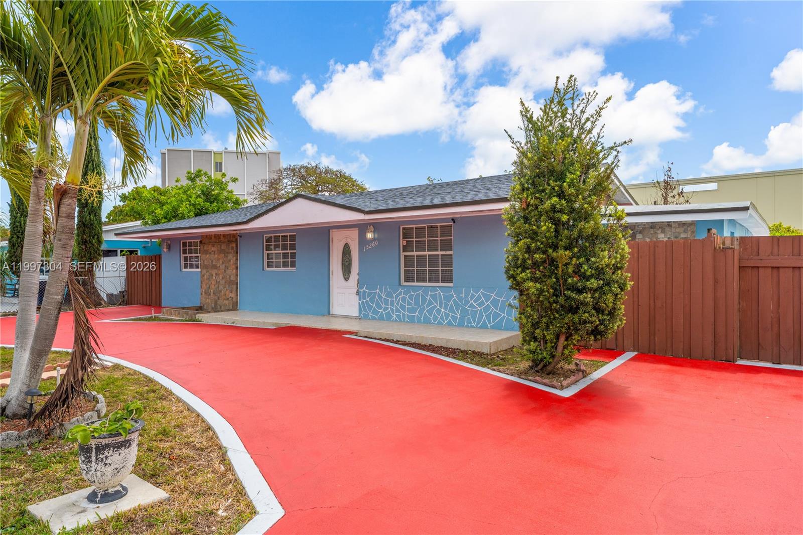 15260 Southwest 308th Street Homestead, FL 33033 - Photo 3 of 37