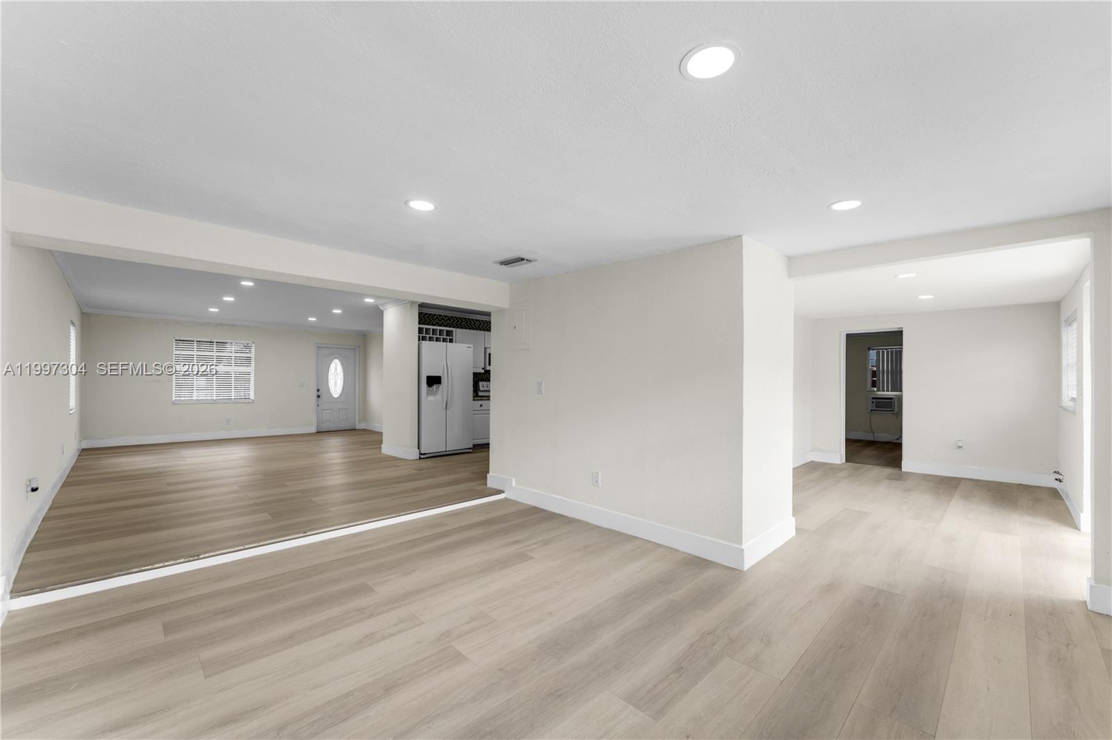 15260 Southwest 308th Street Homestead, FL 33033 - Photo 4 of 37