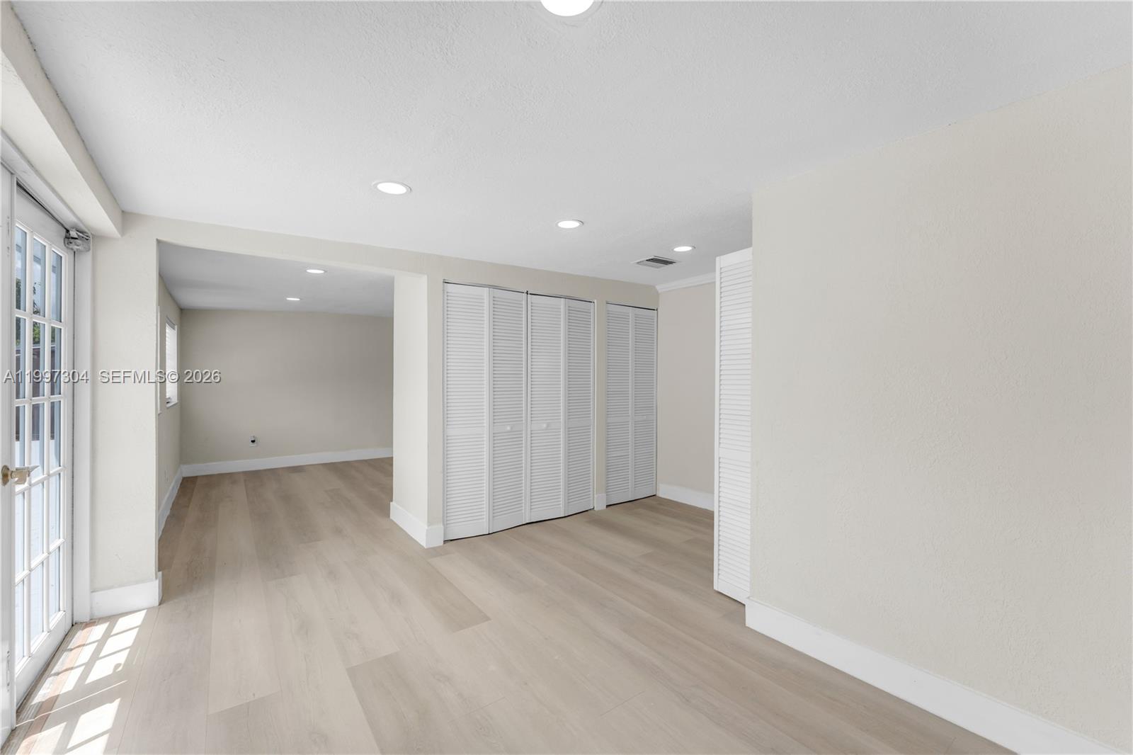 15260 Southwest 308th Street Homestead, FL 33033 - Photo 10 of 37