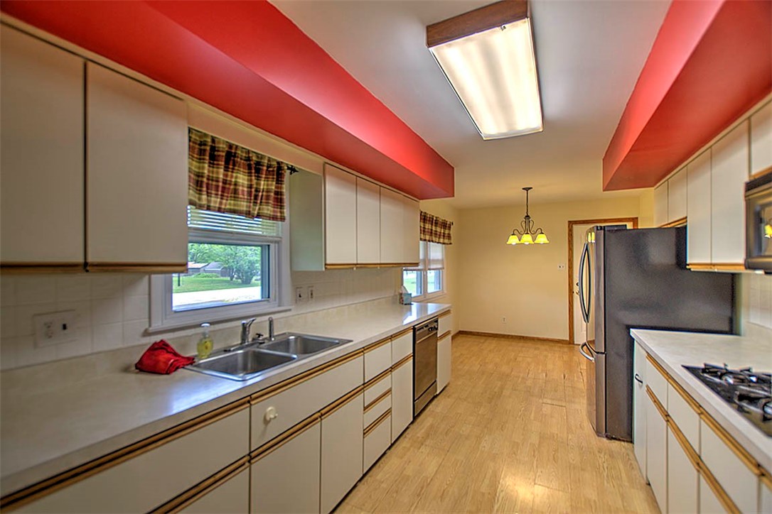 3219 Redlich Drive Decatur, IL 62521 - Photo 10 of 24 Gallery Image 10