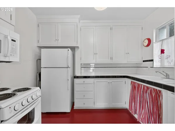 $359,900 | 2325 Northeast Flanders Street, Unit 8, Portland, OR 97232