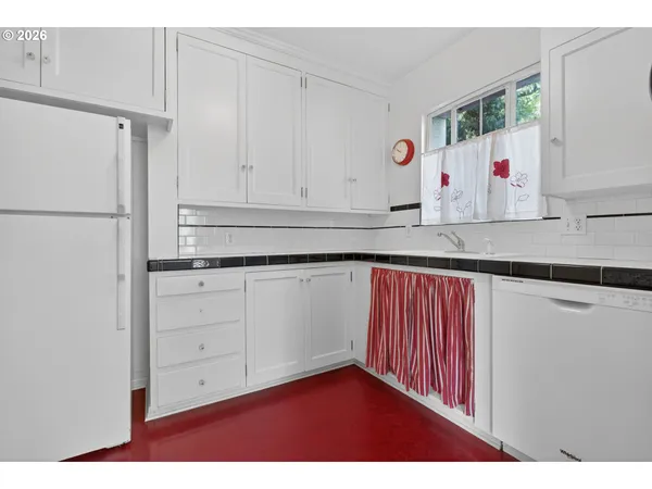 $359,900 | 2325 Northeast Flanders Street, Unit 8, Portland, OR 97232
