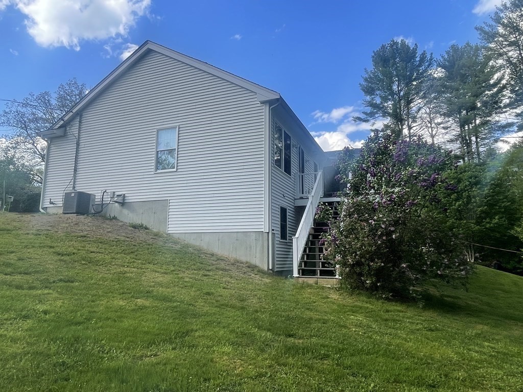 36 Brooks Street Upton, MA 01568 - Photo 2 of 29