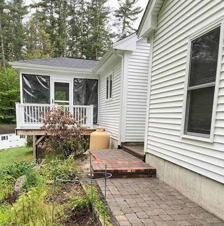 36 Brooks Street Upton, MA 01568 - Photo 26 of 29