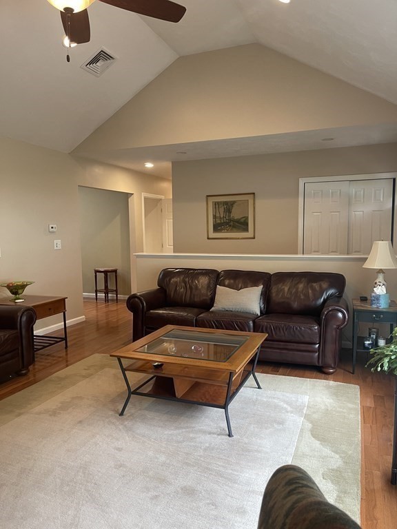 36 Brooks Street Upton, MA 01568 - Photo 3 of 29