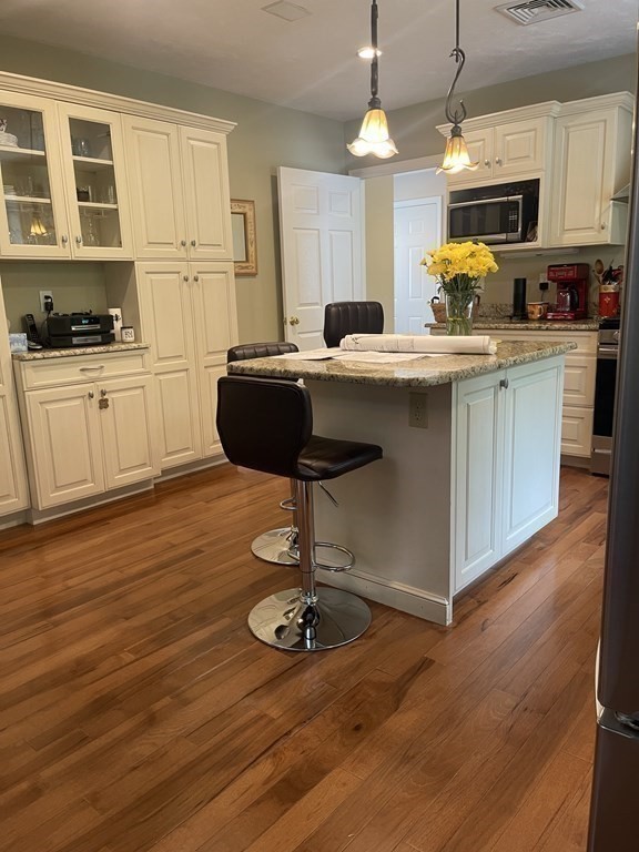 36 Brooks Street Upton, MA 01568 - Photo 7 of 29