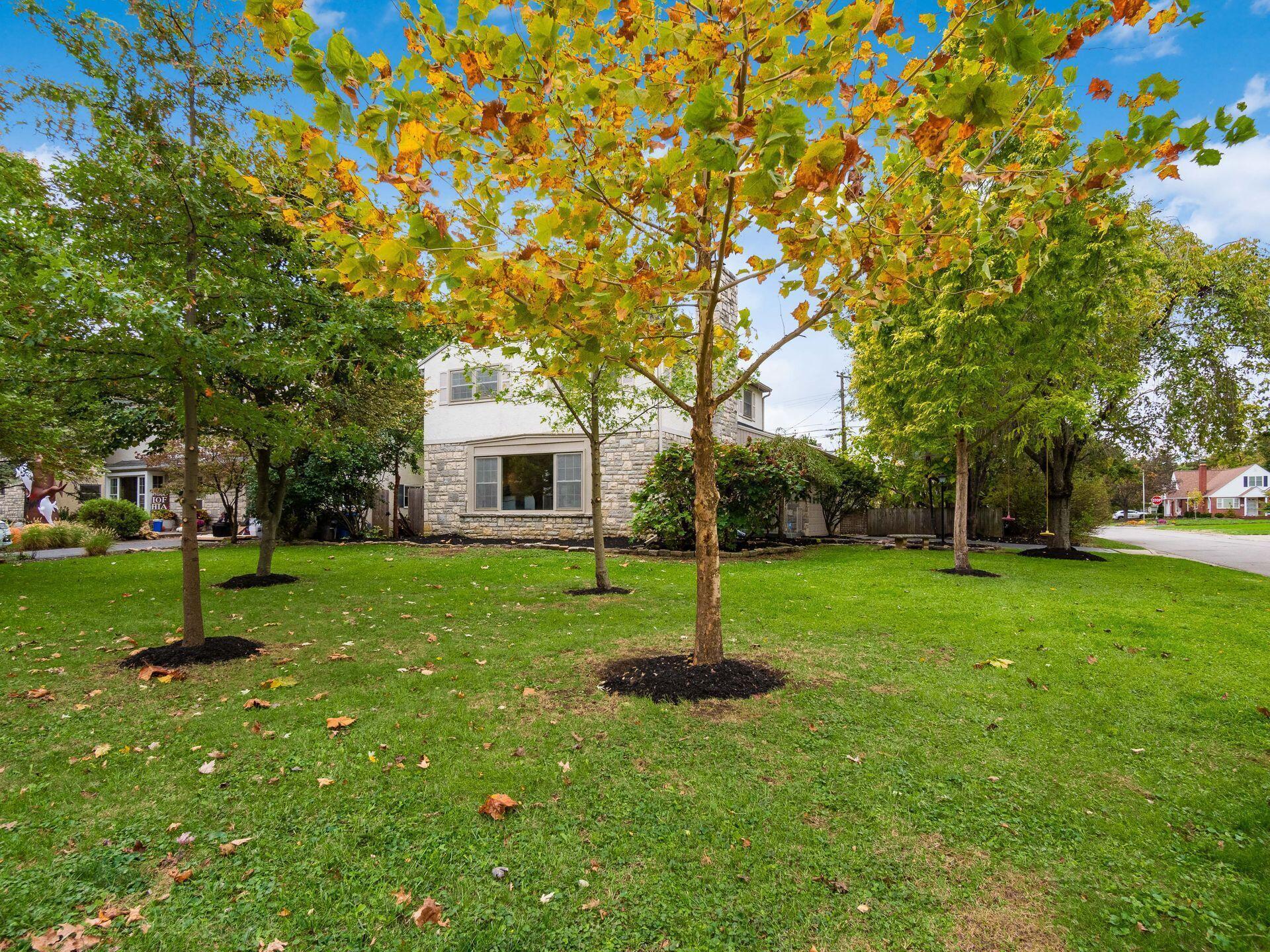 2569 Chester Road Upper Arlington, OH 43221 - Photo 36 of 52 Yard