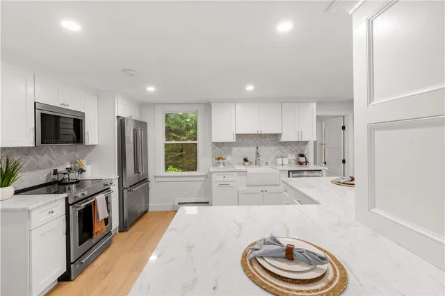 $889,999 | 51 Poplar Street, Unit 2, Newport, RI 02840