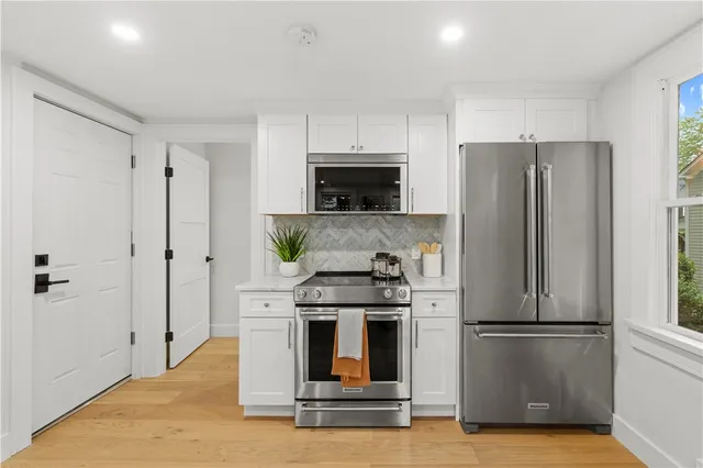 $889,999 | 51 Poplar Street, Unit 2, Newport, RI 02840