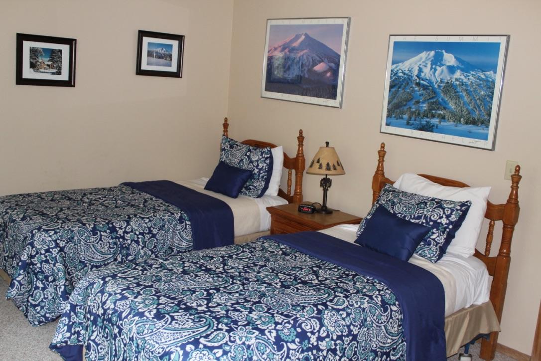 57374-32d1 Beaver Ridge Loop Sunriver, OR 97707 - Photo 14 of 24 14-Ridge 32-g-bdrm