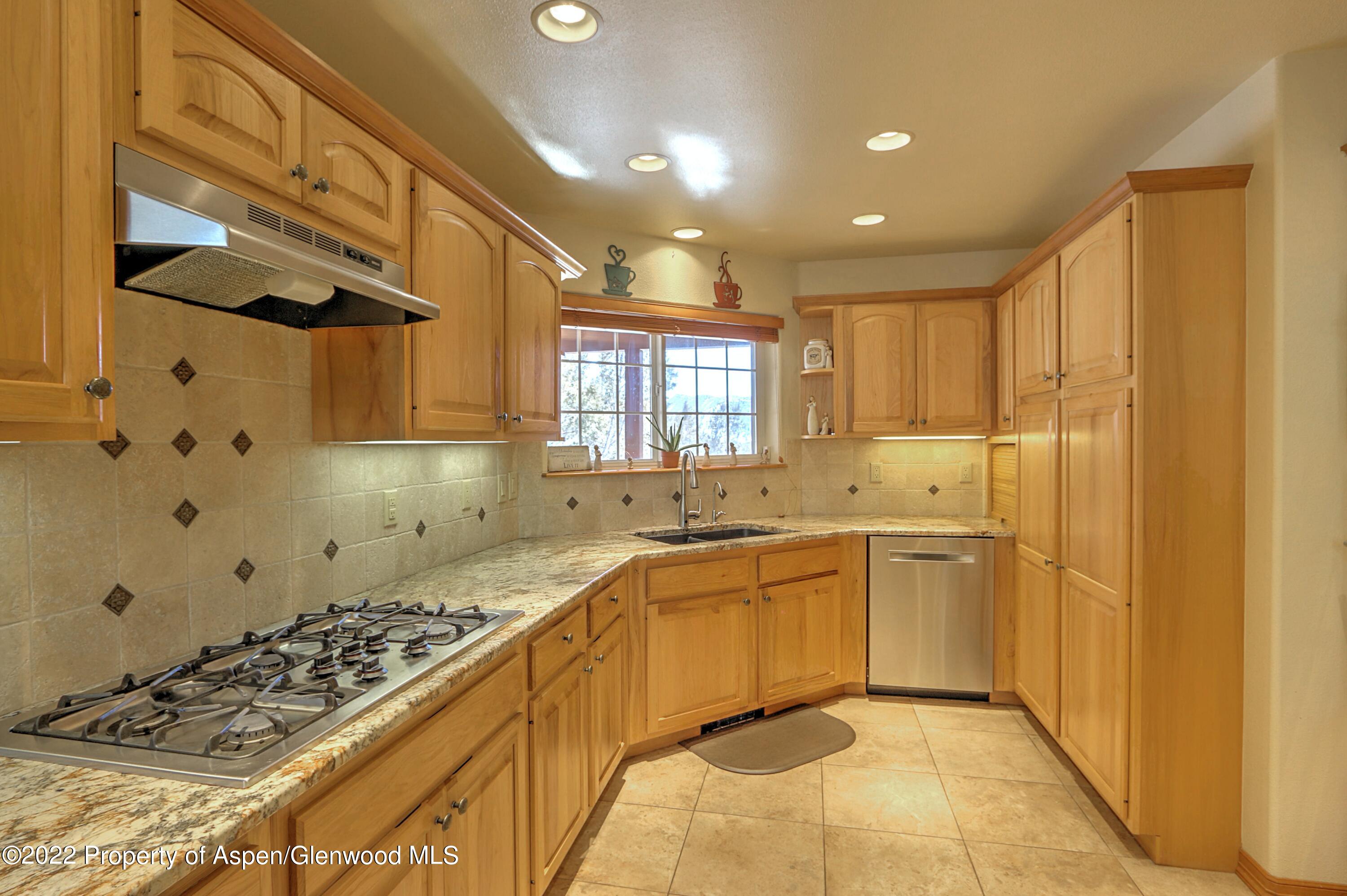 274 Cedar Way New Castle, CO 81647 - Photo 12 of 56 IMG_8907_08_09_10_11_12_13