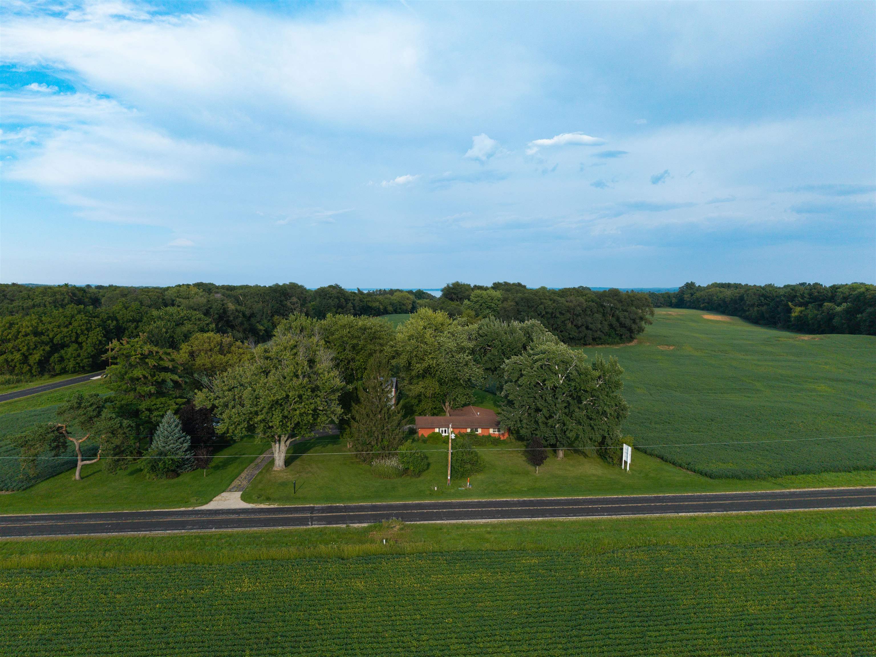 316 Hillside Road Edgerton, WI 53534 - Photo 1 of 34 Gallery Image 1