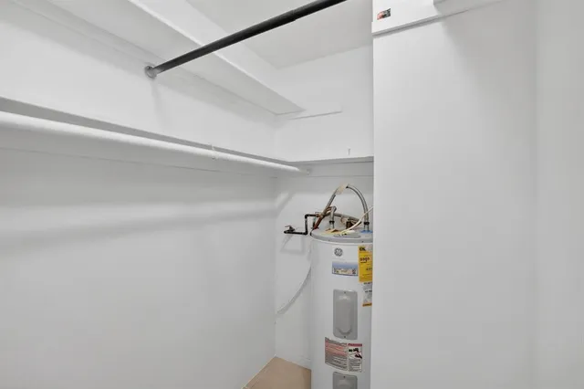 $2,000 | 1821 Middle River Drive, Unit 11, Fort Lauderdale, FL 33305