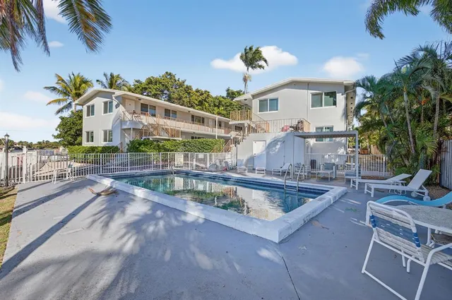 $2,000 | 1821 Middle River Drive, Unit 11, Fort Lauderdale, FL 33305