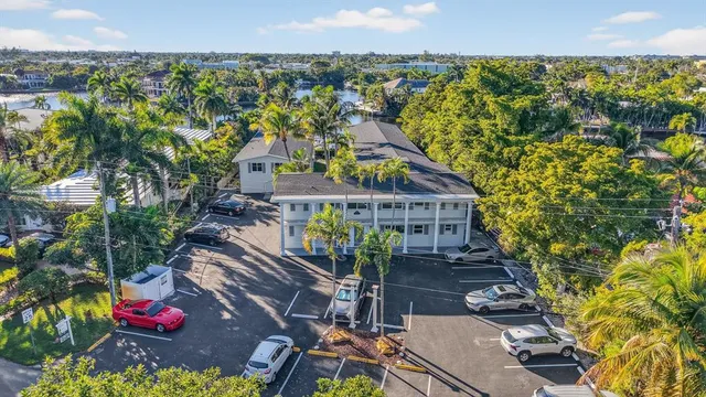 $2,000 | 1821 Middle River Drive, Unit 11, Fort Lauderdale, FL 33305