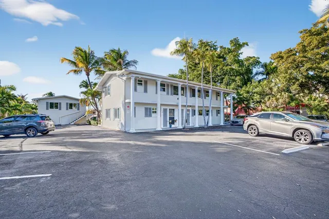 $2,000 | 1821 Middle River Drive, Unit 11, Fort Lauderdale, FL 33305